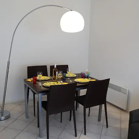 Appartement Menton, 2 Pièces, 4 Personnes - Fr-1-196-172 *